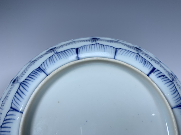 古玩陶瓷康熙·青花人物故事纹花口盘拍卖，当前价格900元
