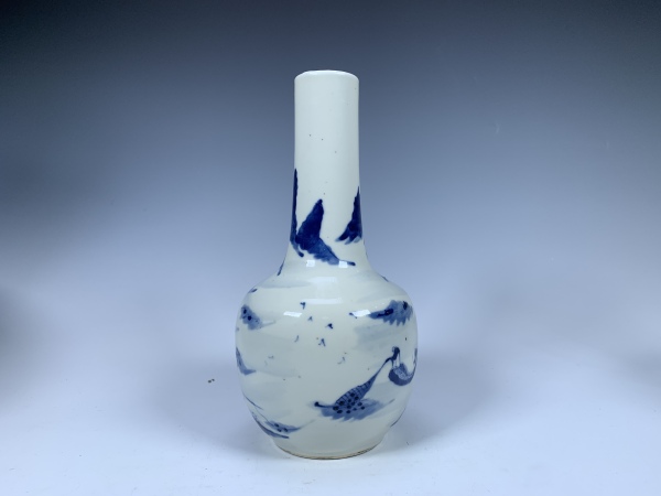 古玩陶瓷晚清·青花山水人物故事纹天球瓶拍卖，当前价格3000元