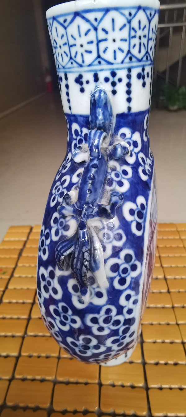 古玩陶瓷中晚期抱月瓶拍賣,當前價格6800元