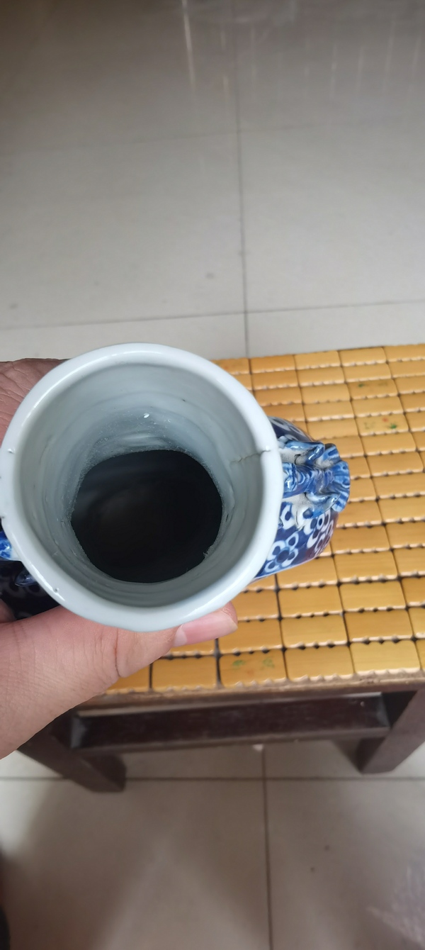 古玩陶瓷中晚期抱月瓶拍賣,當前價格6800元