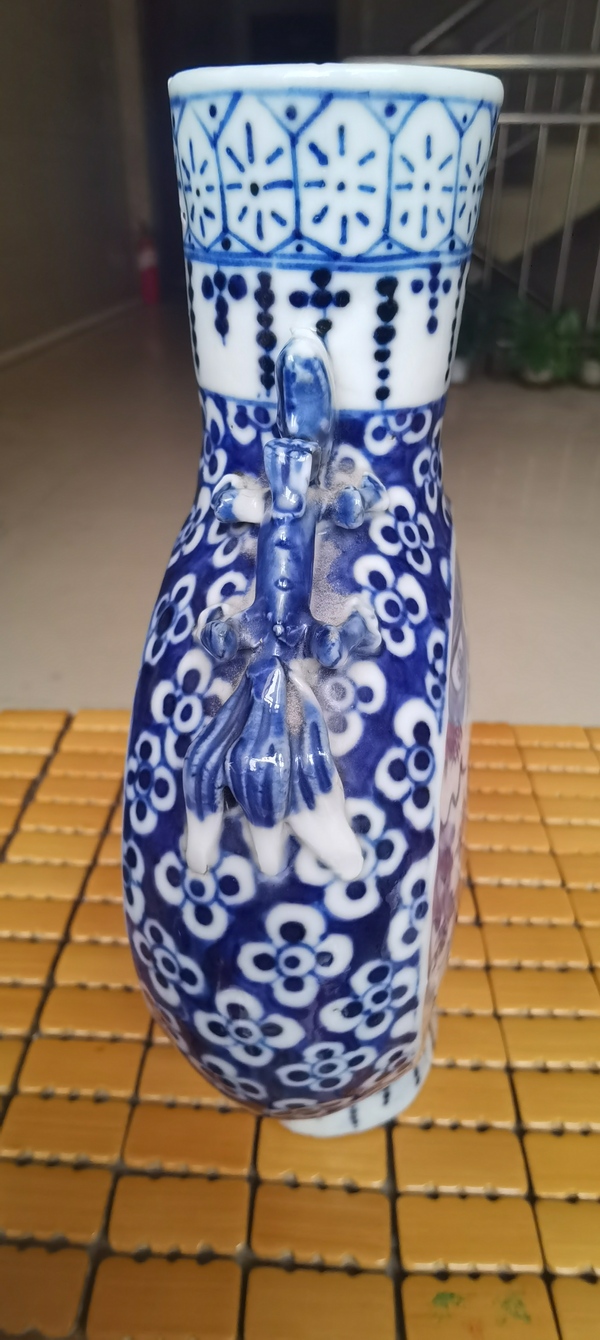 古玩陶瓷中晚期抱月瓶拍賣,當前價格6800元