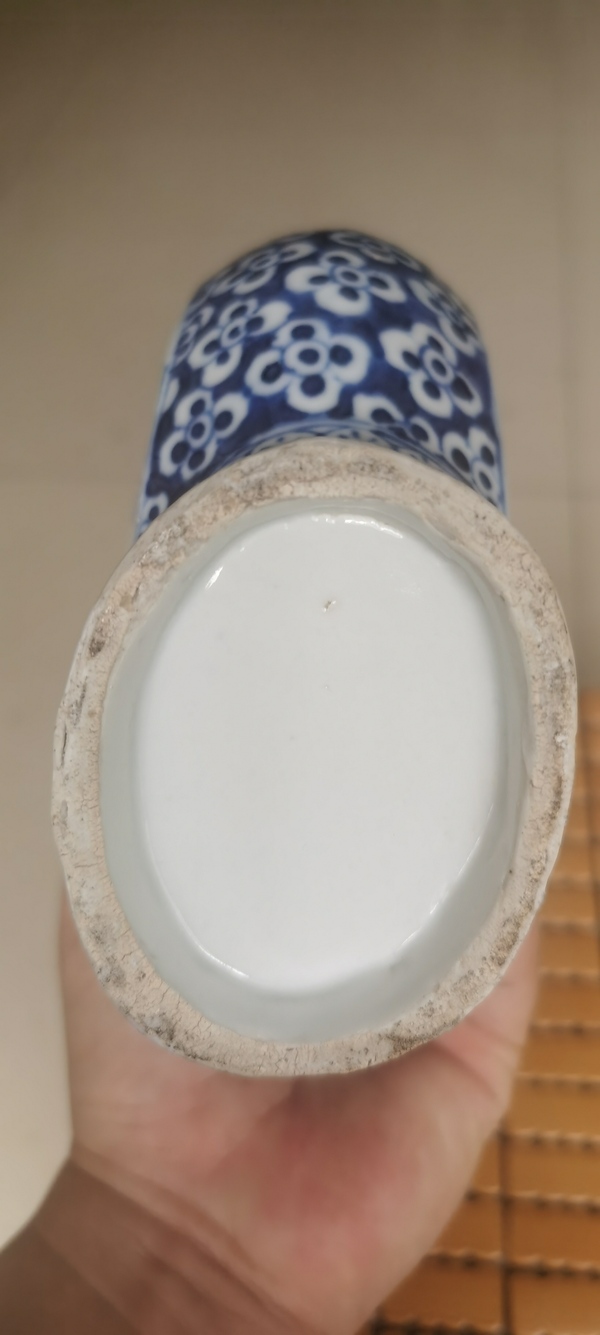 古玩陶瓷中晚期抱月瓶拍賣,當前價格6800元