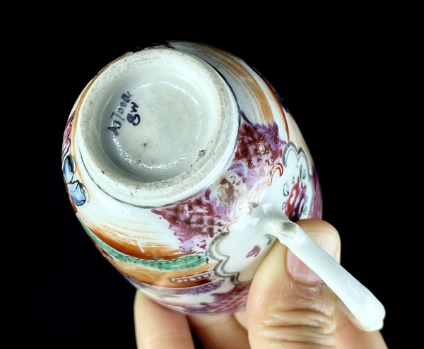 古玩陶瓷清乾隆廣彩人物故事圖把杯拍賣,當前價格2880元
