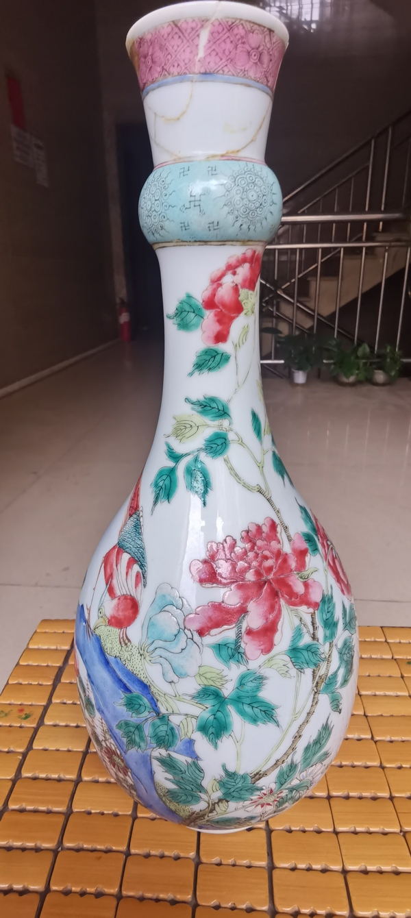 古玩陶瓷中晚期粉彩蒜頭瓶拍賣，當前價格6800元