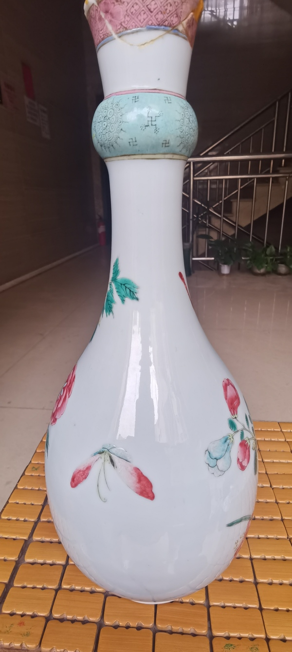 古玩陶瓷中晚期粉彩蒜頭瓶拍賣，當前價格6800元