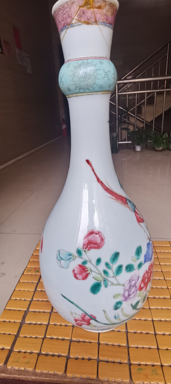 古玩陶瓷中晚期粉彩蒜頭瓶拍賣，當前價格6800元
