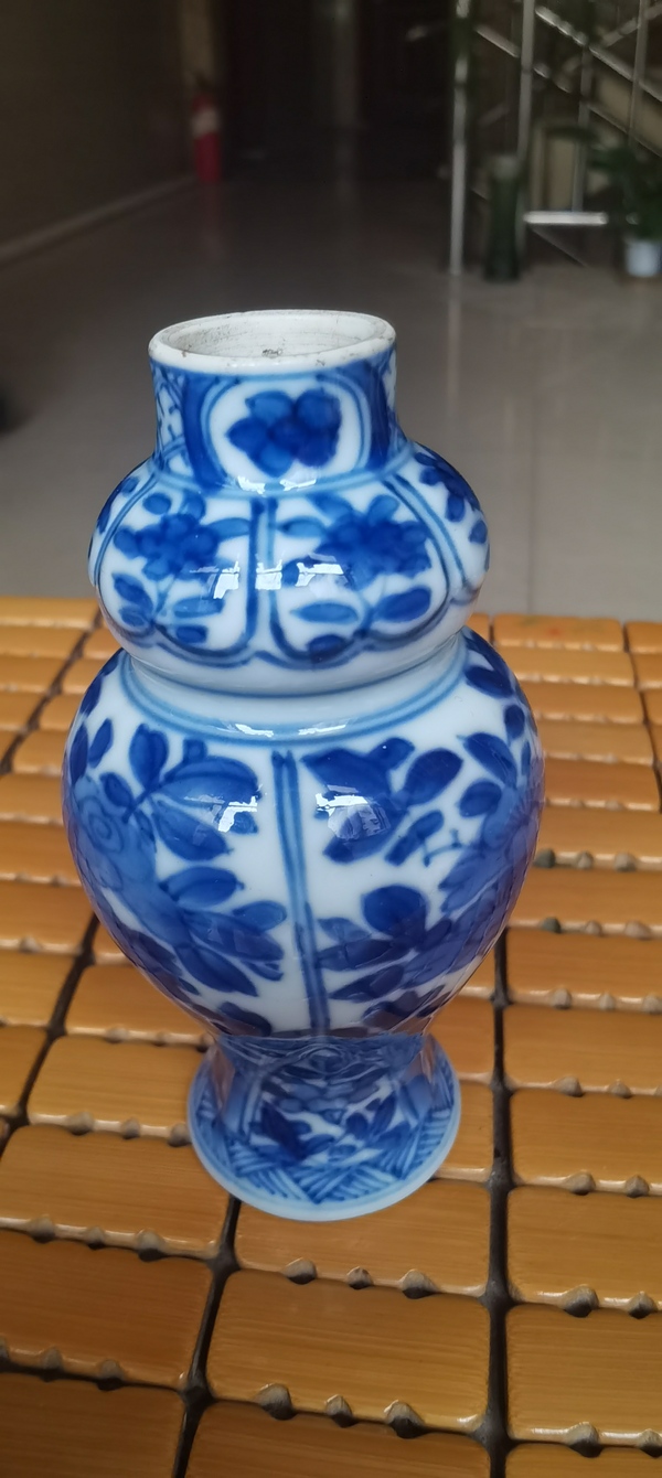 古玩陶瓷康熙青花纏枝蓮瓶拍賣,當(dāng)前價(jià)格6800元
