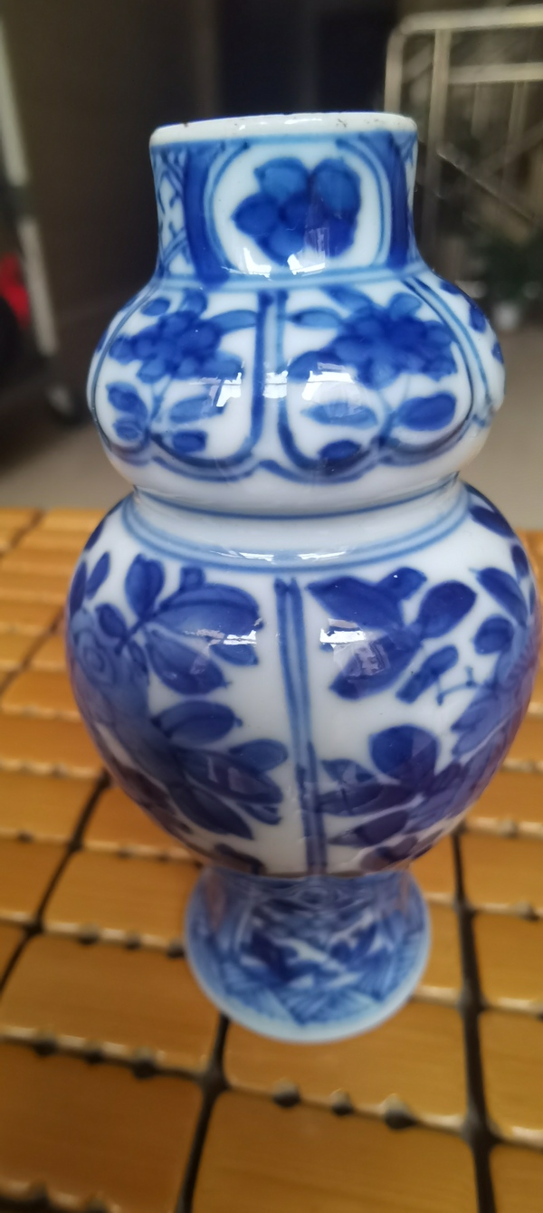 古玩陶瓷康熙青花纏枝蓮瓶拍賣,當(dāng)前價(jià)格6800元