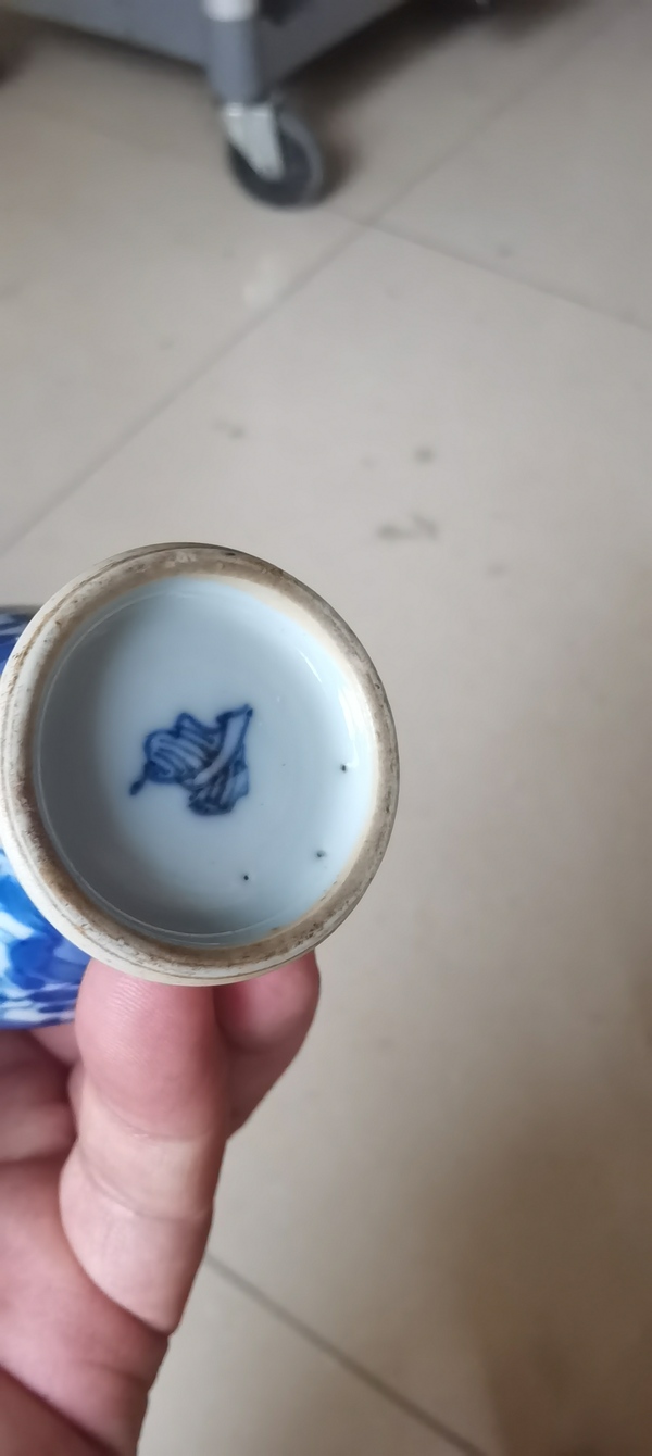 古玩陶瓷康熙青花纏枝蓮瓶拍賣,當(dāng)前價(jià)格6800元