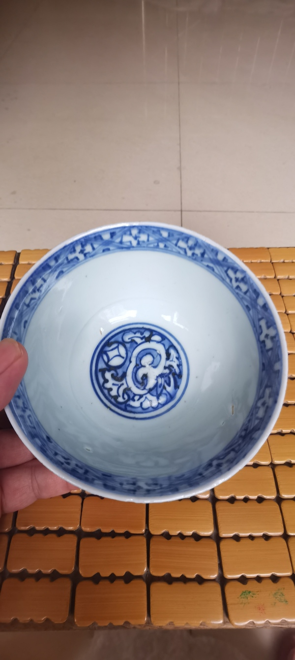 古玩陶瓷明代青花碗拍賣，當(dāng)前價(jià)格4000元