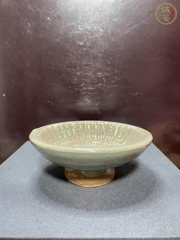 古玩陶瓷吉语纹青釉高足盘真品鉴赏图