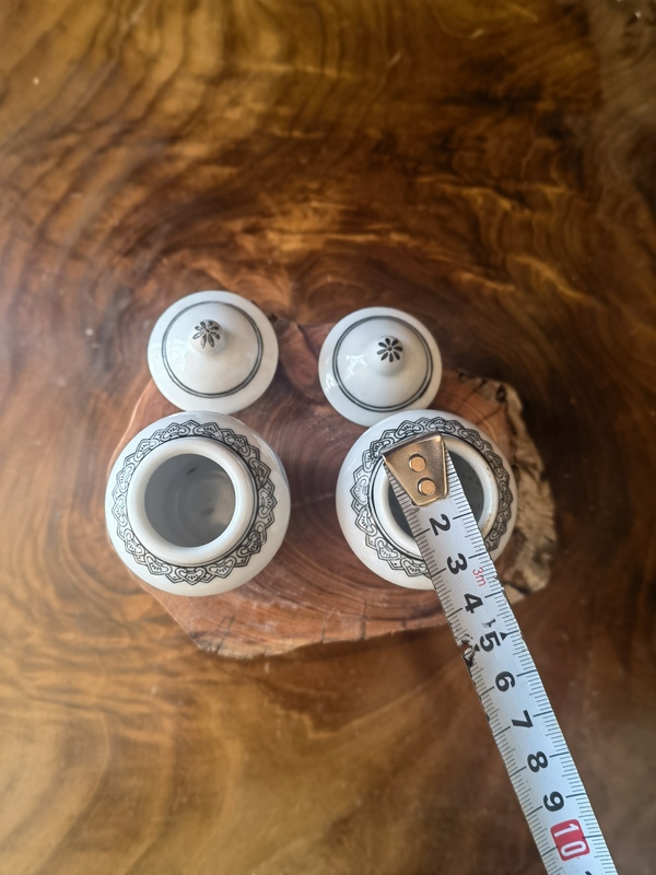 古玩陶瓷景德鎮制款粉彩山水紋蓋罐拍賣,當前價格168元