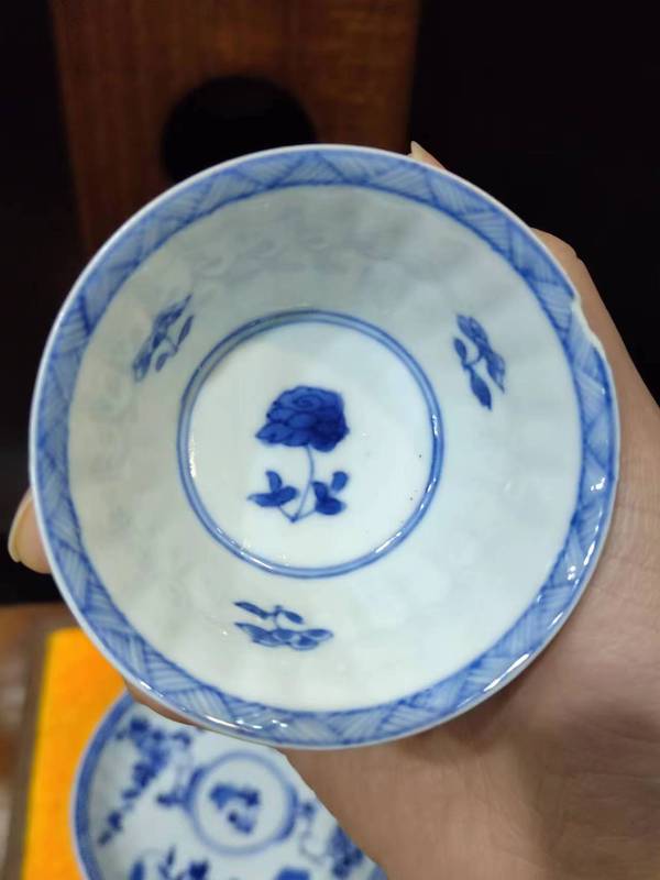 古玩陶瓷清康熙花卉紋青花瓜棱杯盤拍賣，當前價格1888元