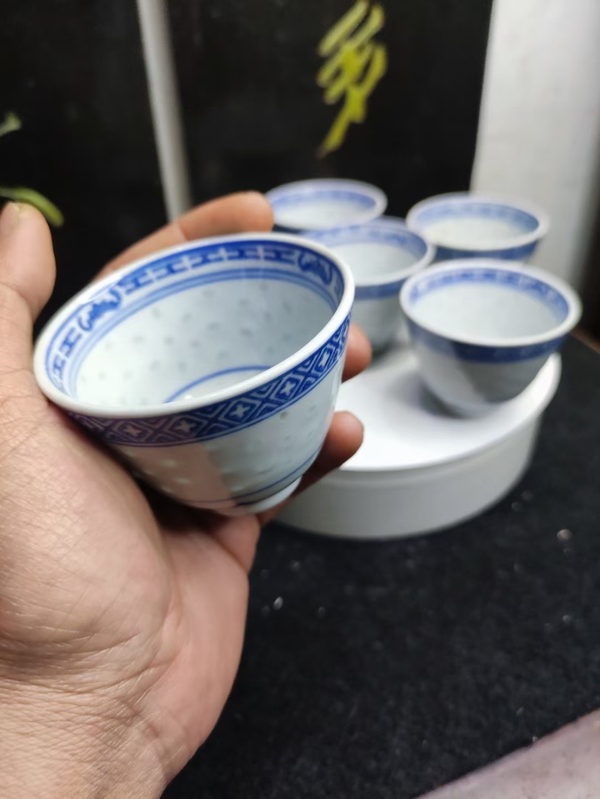 古玩陶瓷玲瓏瓷杯6只拍賣(mài)，當(dāng)前價(jià)格298元