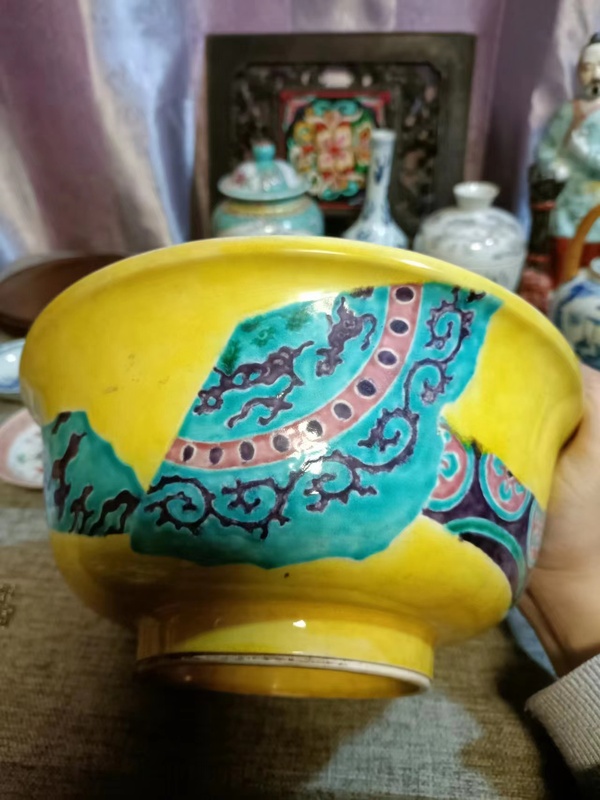 古玩陶瓷民國時期黃底粉彩碗拍賣,當前價格3888元