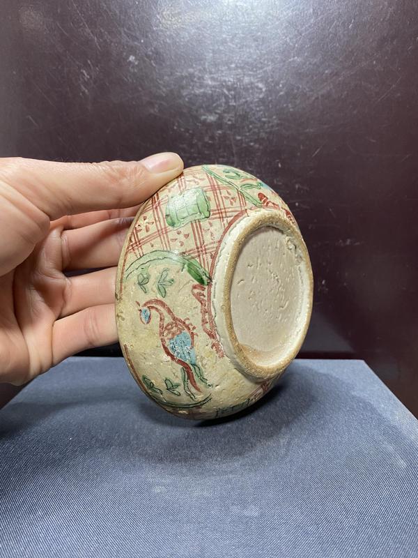 古玩陶瓷明紅綠彩開窗鳳紋粉盒拍賣,當前價格2980元