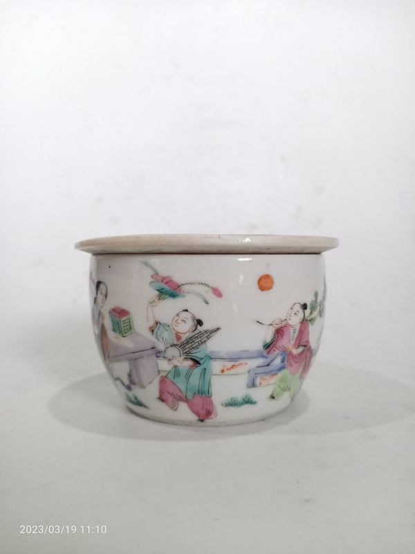 古玩陶瓷清同治粉彩仕女嬰戲圖蓋缸拍賣,當前價格1888元