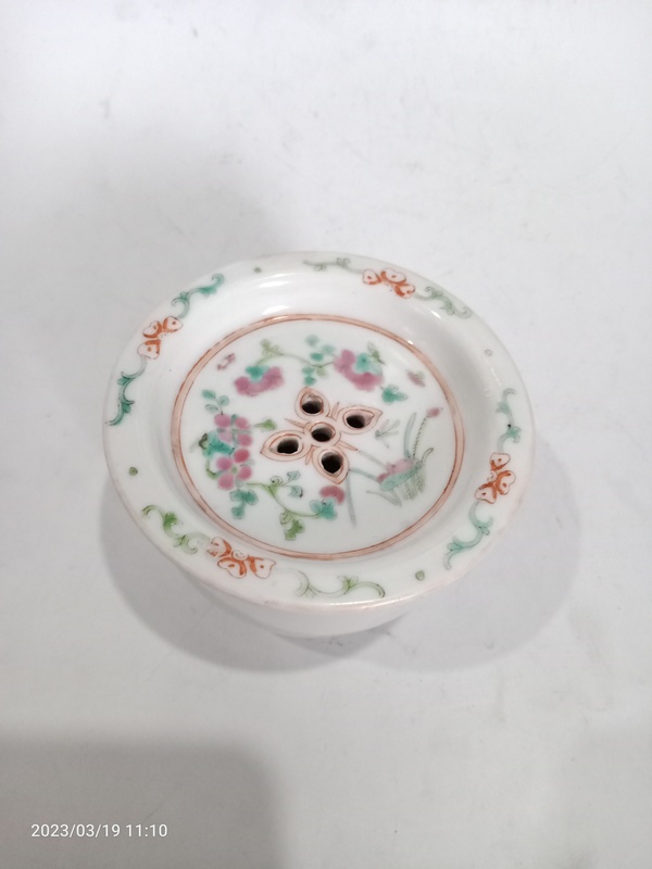 古玩陶瓷清同治粉彩仕女嬰戲圖蓋缸拍賣,當前價格1888元
