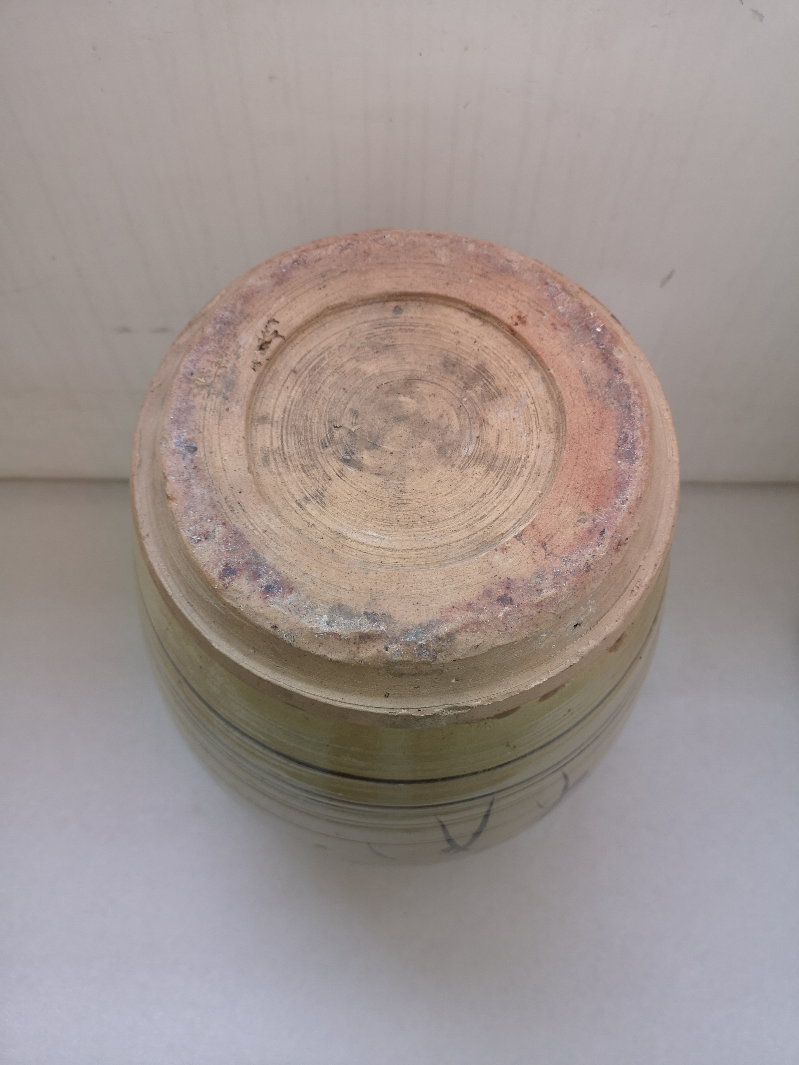 域鉴古玩】明磁州窑白地褐彩花卉纹双系壶拍卖价格/图片/值多少钱