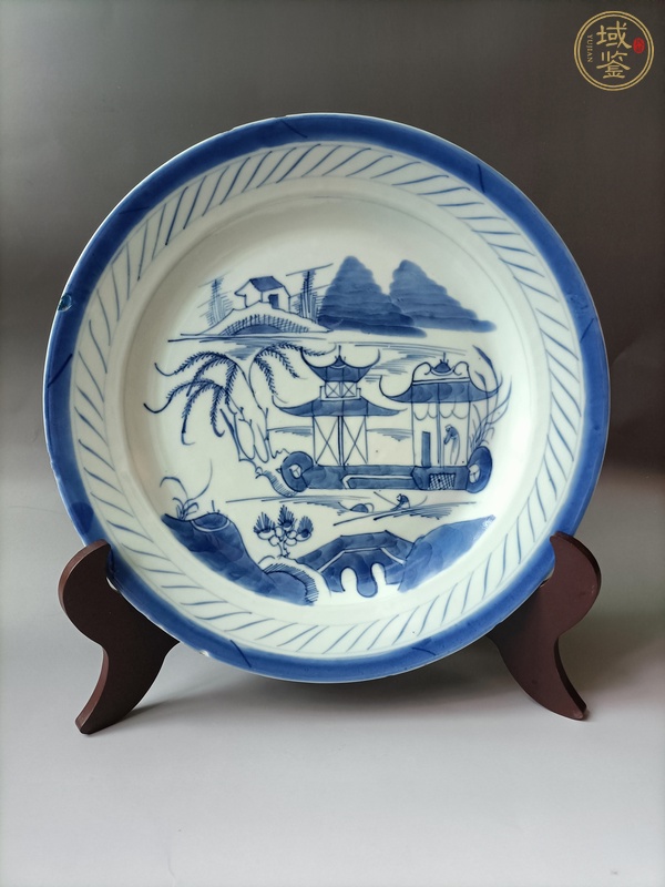 古玩清中·青花山水樓閣紋盤真品鑒賞圖