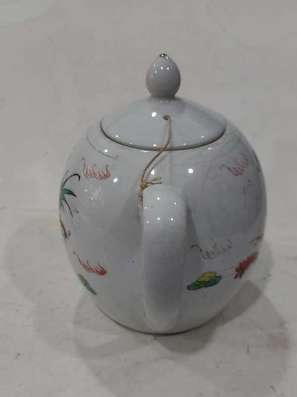 古玩陶瓷龍鳳紋執(zhí)壺拍賣,當前價格560元