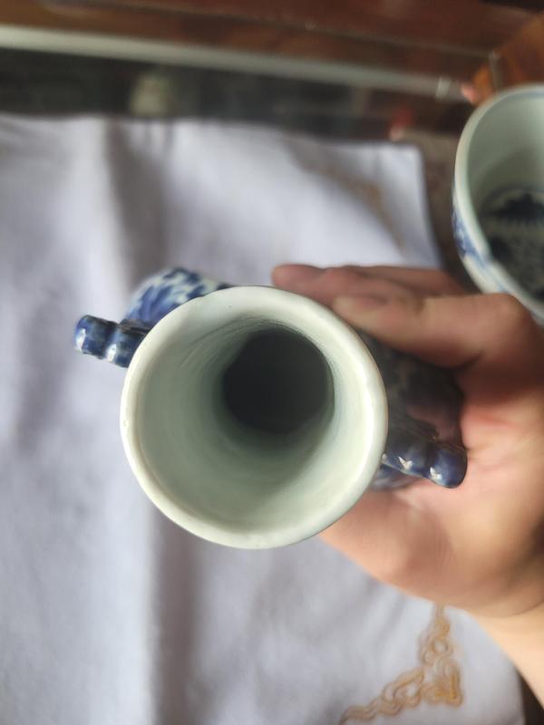 古玩陶瓷青花雙龍戲珠紋抱月瓶拍賣,當(dāng)前價(jià)格8800元