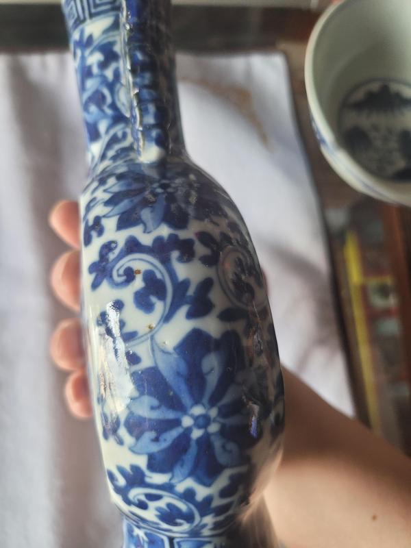 古玩陶瓷青花雙龍戲珠紋抱月瓶拍賣,當(dāng)前價(jià)格8800元