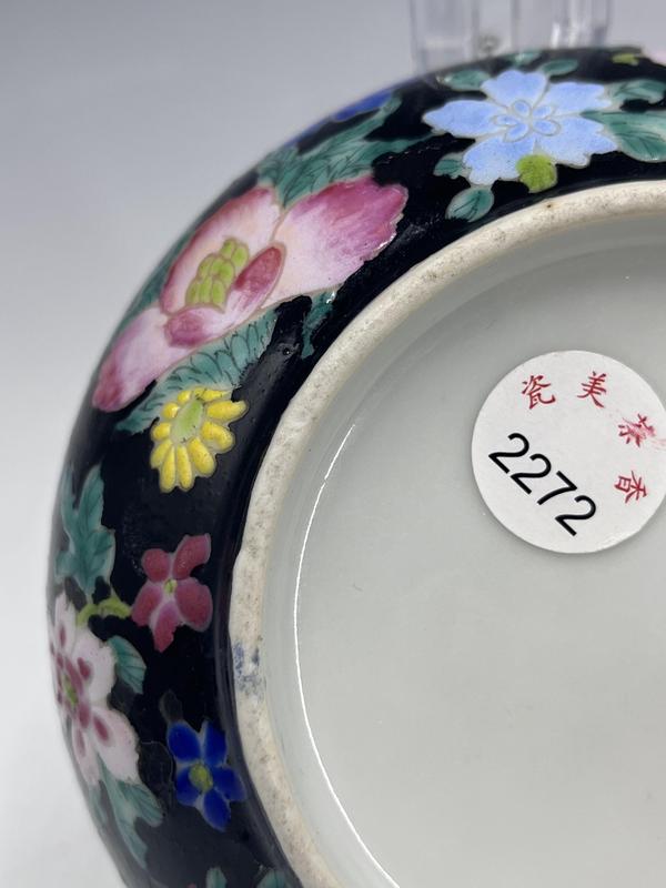 古玩陶瓷墨地百花粉彩捧盒拍賣,當前價格1800元