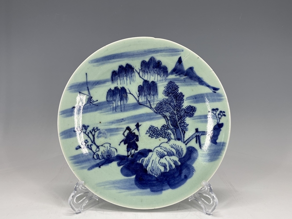 古玩轉(zhuǎn)賣清中期?豆青釉青花山水人物盤拍賣，當前價格0元
