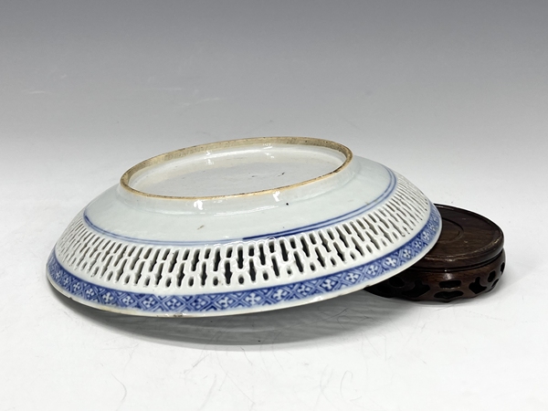 古玩陶瓷清乾隆?青花山水樓閣婁空盤(pán)拍賣，當(dāng)前價(jià)格2200元