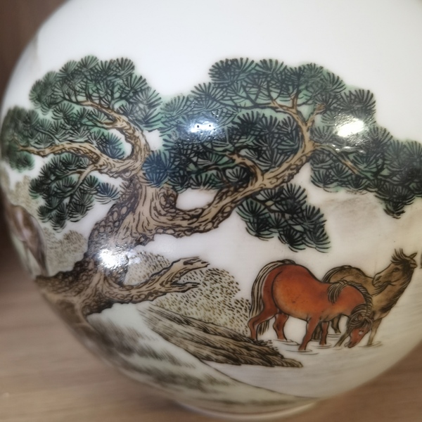 古玩陶瓷上世紀80年代手繪粉彩天球瓶拍賣，當前價格500元