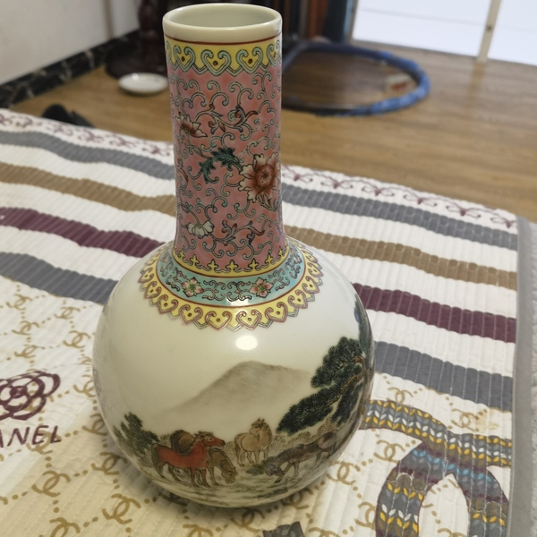 古玩陶瓷上世紀80年代手繪粉彩天球瓶拍賣，當前價格500元