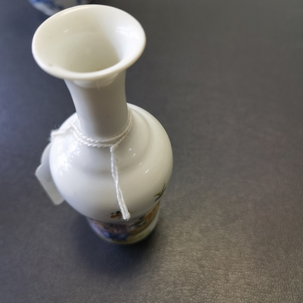 古玩陶瓷粉彩人物故事紋瓶拍賣，當前價格2000元