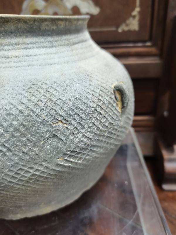 古玩陶瓷戰漢灰陶印紋雙系罐拍賣,當前價格3888元