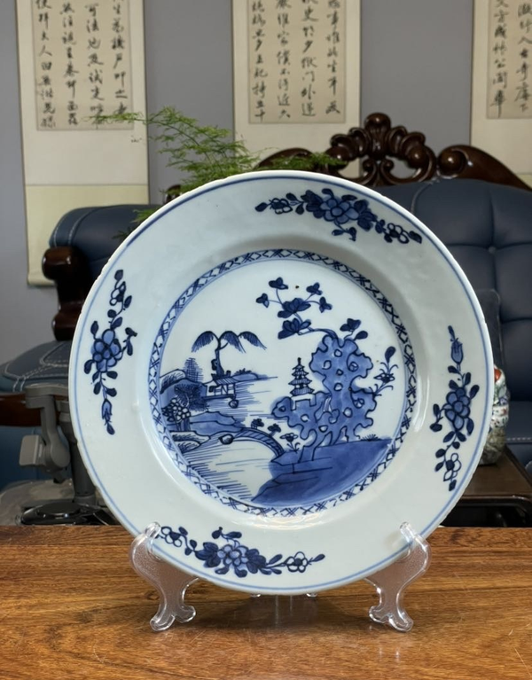 古玩陶瓷【平臺實物保真】清乾隆青花通景山水紋盤拍賣,當前價格958元