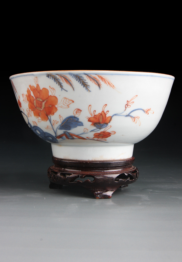 古玩陶瓷【7712】清康熙  青花礬紅描金洞石花卉紋碗拍賣，當(dāng)前價(jià)格2980元