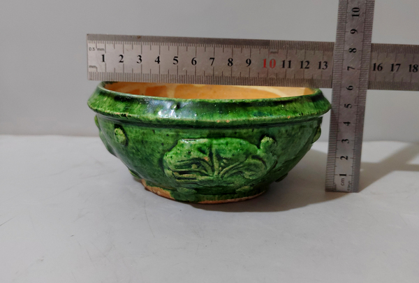 古玩陶瓷金元堆塑鼓釘獸頭紋三彩爐拍賣,當前價格3700元