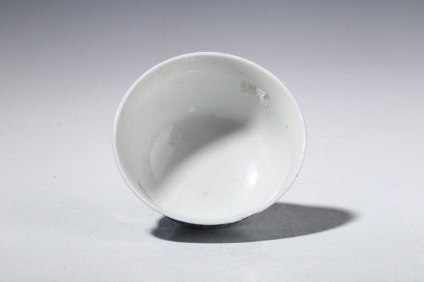 古玩陶瓷清中晚·青花花卉紋碗拍賣，當(dāng)前價格1200元