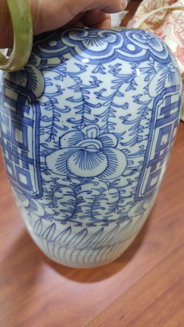 古玩陶瓷青花纏枝花卉雙喜罐拍賣,當(dāng)前價(jià)格3000元