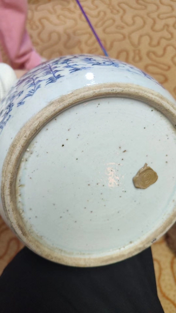 古玩陶瓷青花纏枝花卉紋罐拍賣，當(dāng)前價(jià)格2000元