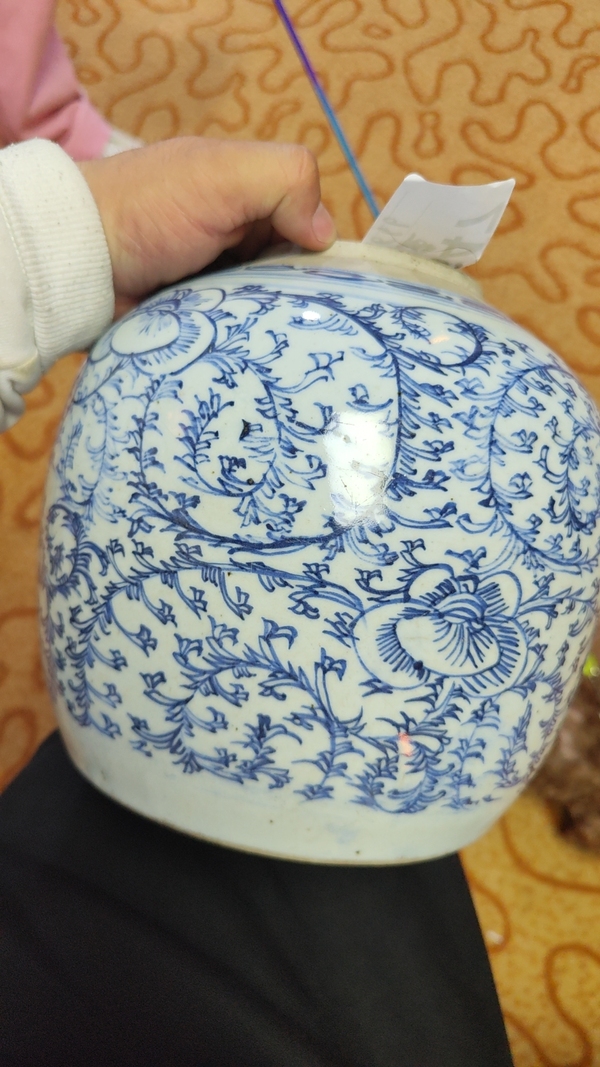 古玩陶瓷青花纏枝花卉紋罐拍賣，當(dāng)前價(jià)格2000元