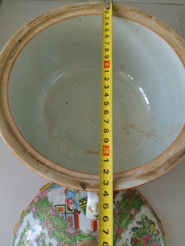 古玩陶瓷清晚廣彩開窗描金人物花鳥蝶紋蓋缸拍賣,當前價格8800元