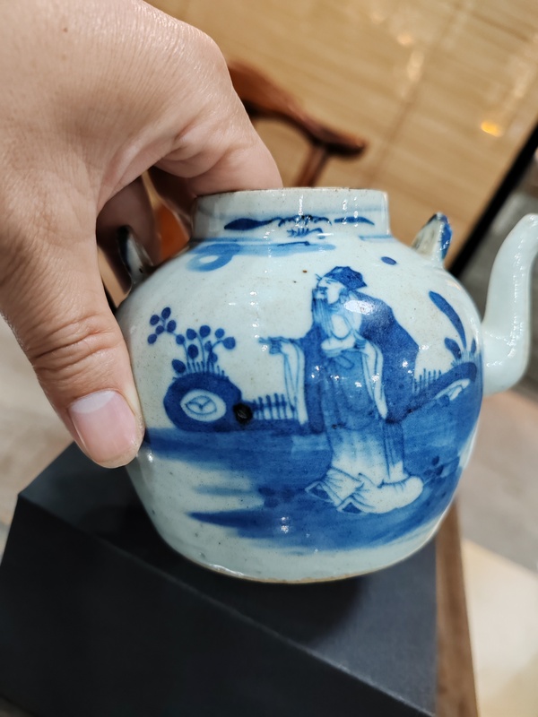 古玩陶瓷清中期青花人物指日高升紋提梁壺拍賣(mài),當(dāng)前價(jià)格1800元