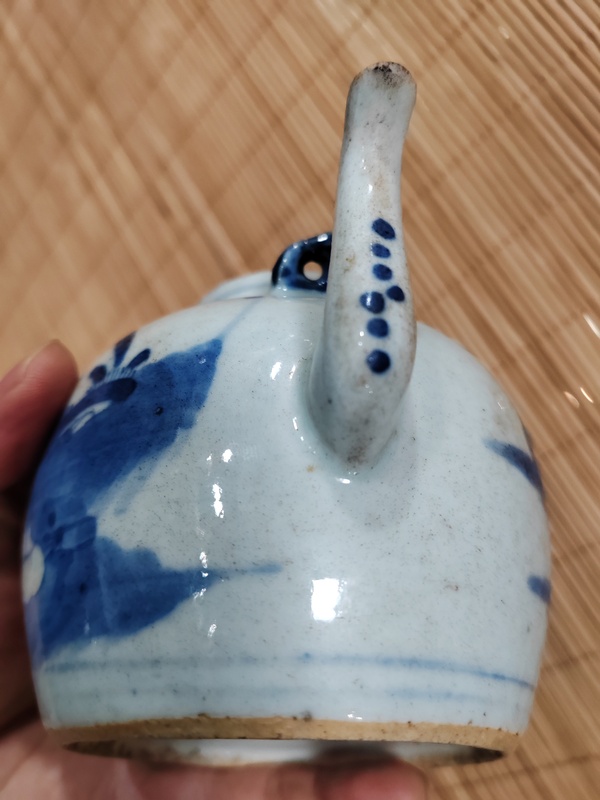 古玩陶瓷清中期青花人物指日高升紋提梁壺拍賣(mài),當(dāng)前價(jià)格1800元