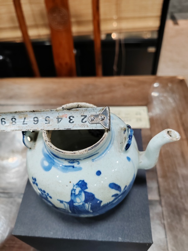 古玩陶瓷清中期青花人物指日高升紋提梁壺拍賣(mài),當(dāng)前價(jià)格1800元