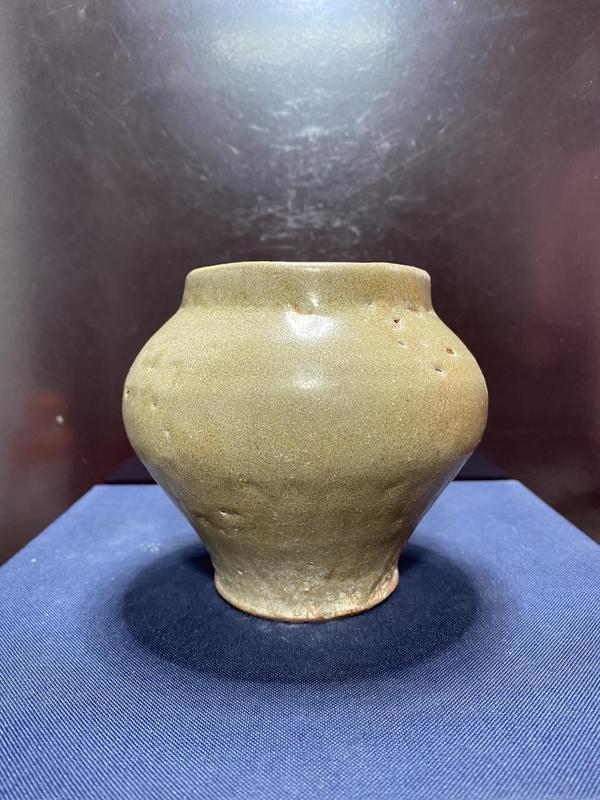 古玩陶瓷元,龍泉窯系仰蓮罐拍賣,當前價格1680元