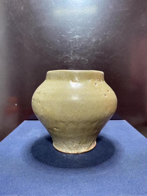 古玩陶瓷元,龍泉窯系仰蓮罐拍賣,當前價格1680元