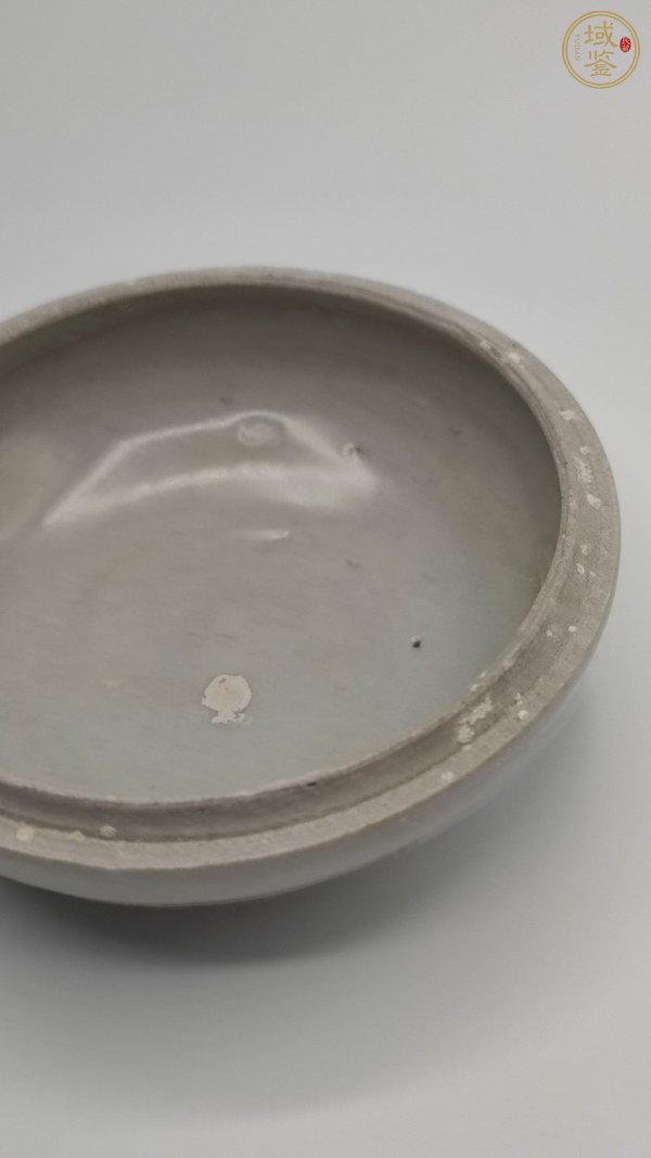 古玩陶瓷明晚期白釉印盒真品鉴赏图