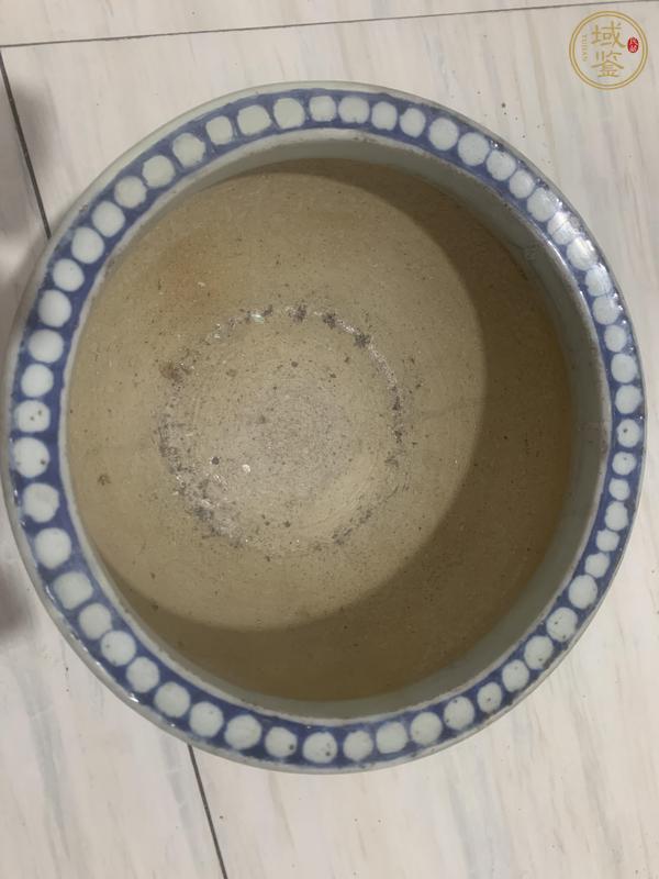 古玩陶瓷青花狮子滚绣球纹三足香炉真品鉴赏图