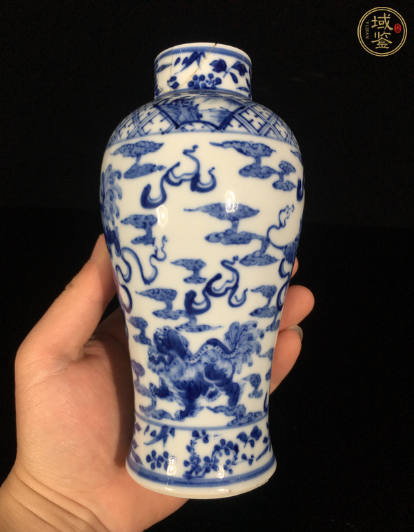 古玩陶瓷青花狮子滚绣球纹鸡腿瓶真品鉴赏图